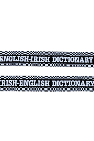 Black Scarf - English-Irish/Irish-English Dictionary (Richard Collier)